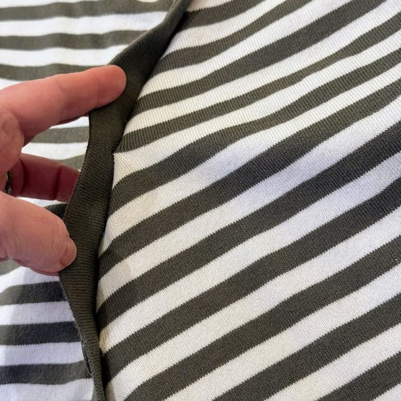 Mel & Lisa Asymmetrical Green Cream Stripes Cotton Sweater Diagonal Buttons V SM - Picture 5 of 9